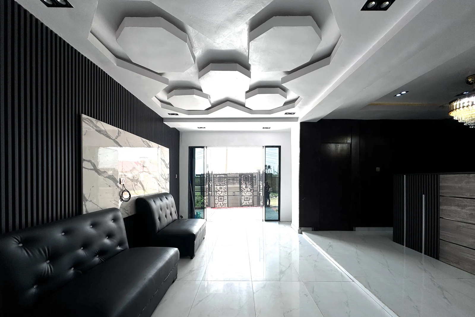 Bright lobby at Seedland Hotel